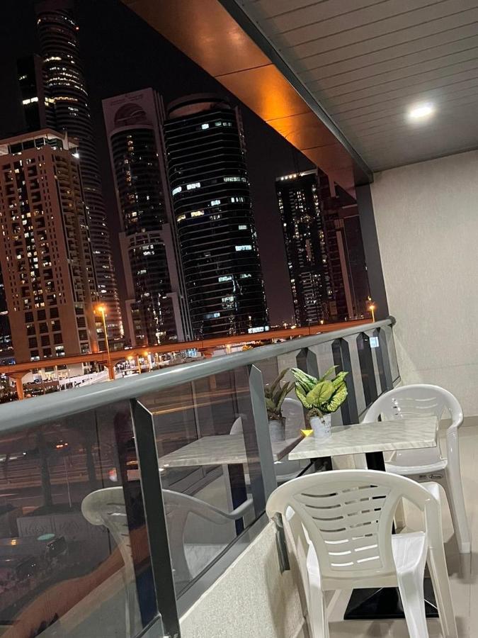 Lavish One Bedroom Apartment@ Marina *
