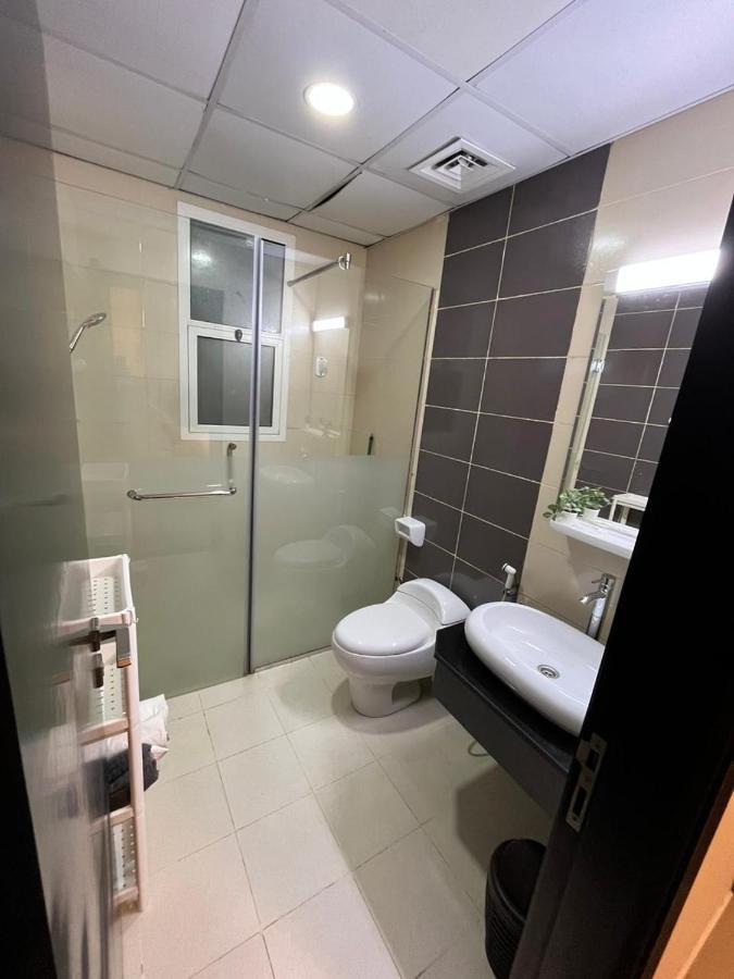 Lavish One Bedroom Apartment@ Marina