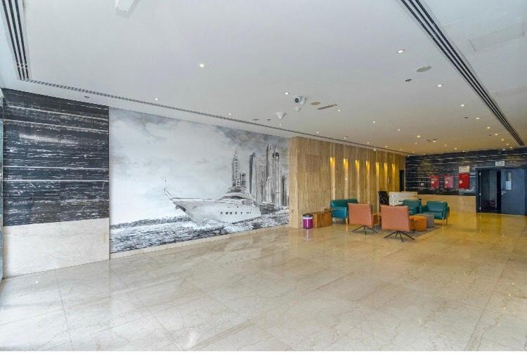 Lavish One Bedroom Apartment@ Marina *