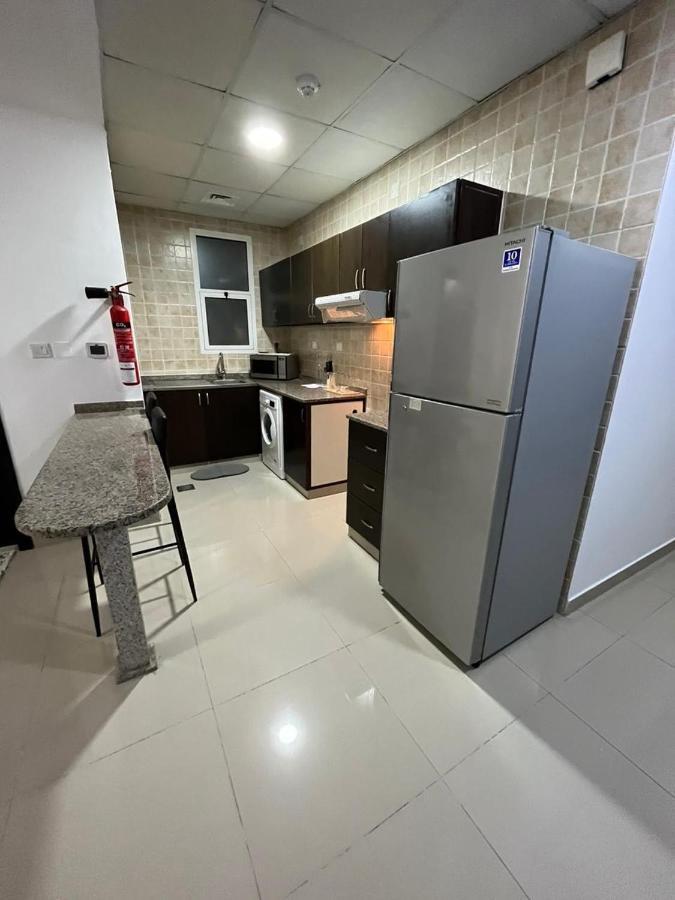 Lavish One Bedroom Apartment@ Marina Apartment *